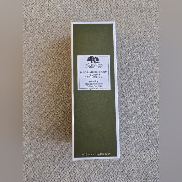 New Origins Mega-Mushroom Relief and Resilience Soothing Treatment Lotion - Picture 4 of 5